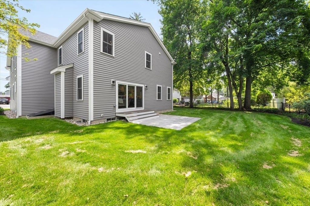 12 Beverly Rd