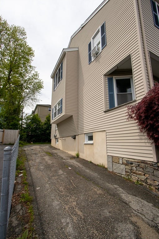 86 Pilgrim Ave