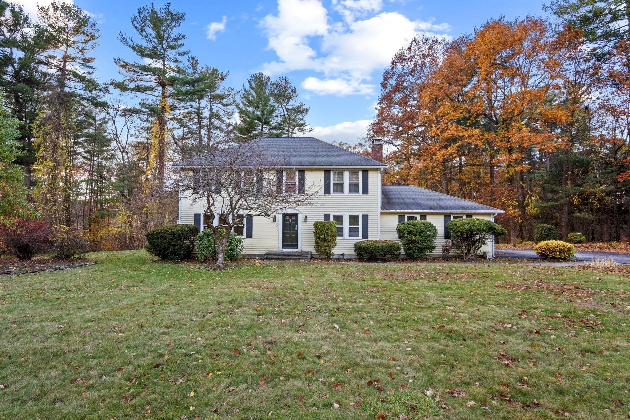 Photo of 5 Knob Cone Drive, Boylston, MA