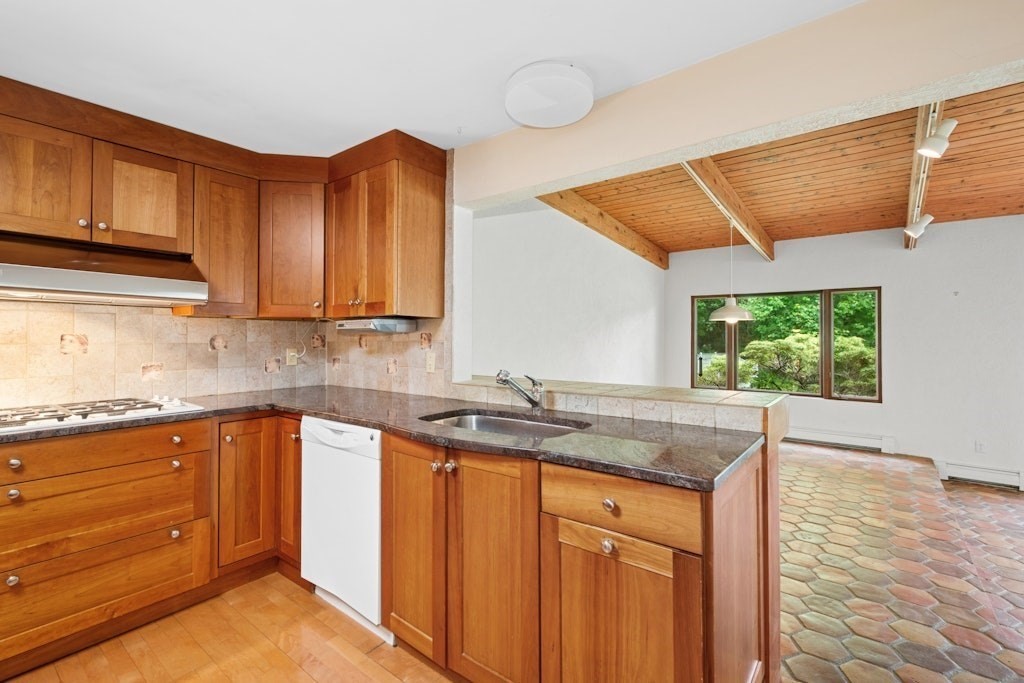 94 Goodmans Hill Rd