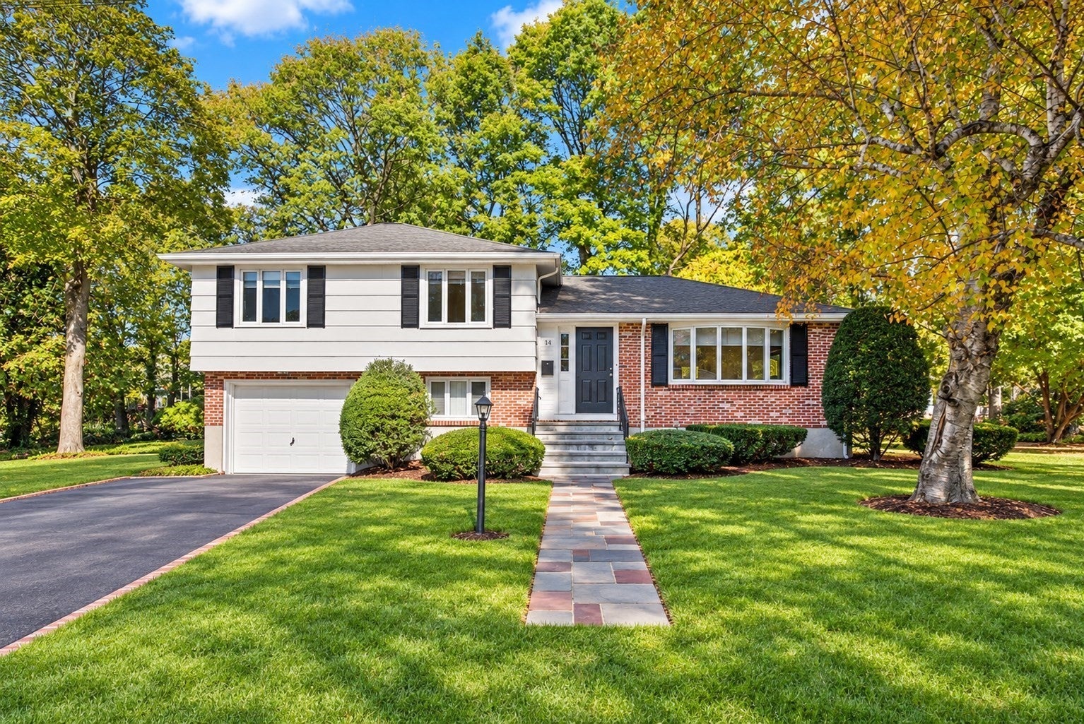 Click for 14 Stephen Place, Newton, MA slideshow Click for 14 Stephen Place, Newton, MA slideshow