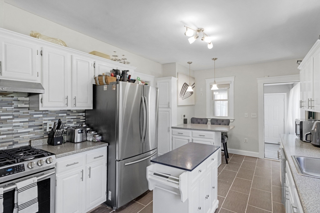 81 Rockdale St
