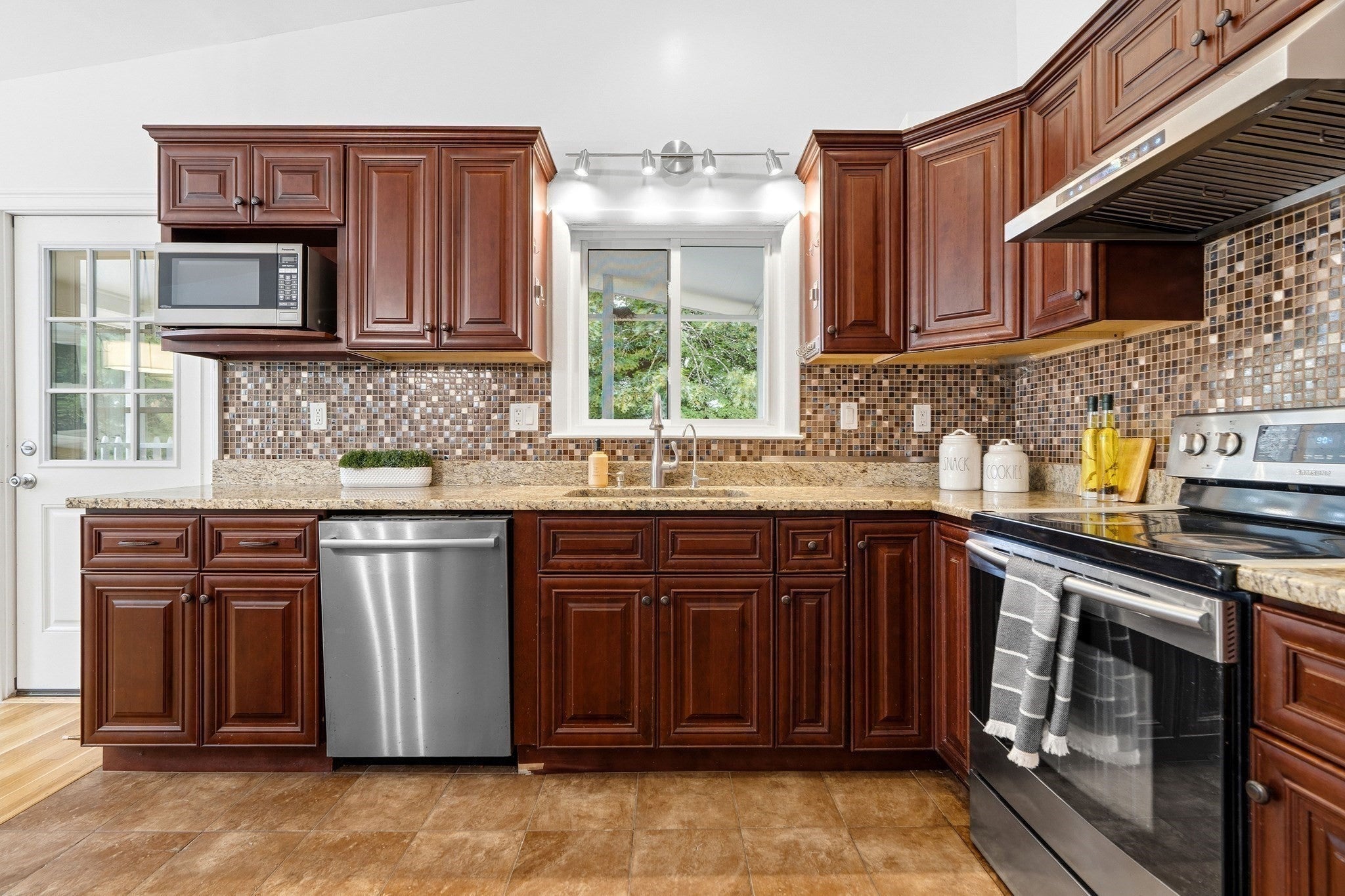 22 Harbell St, Lexington, MA Photo #14