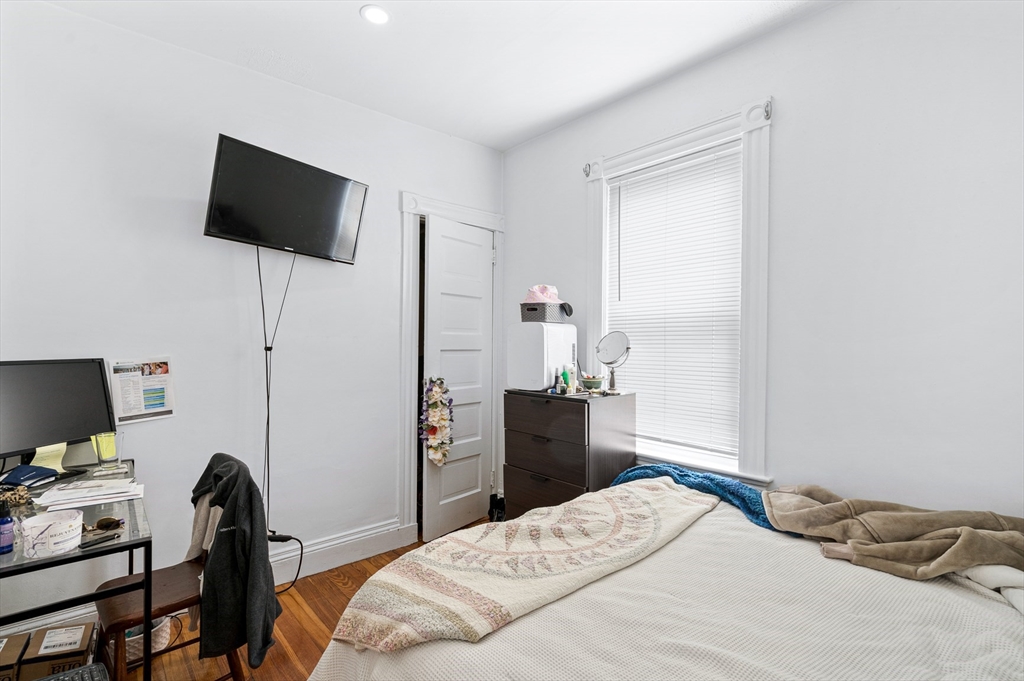 7 Hallam Street 3