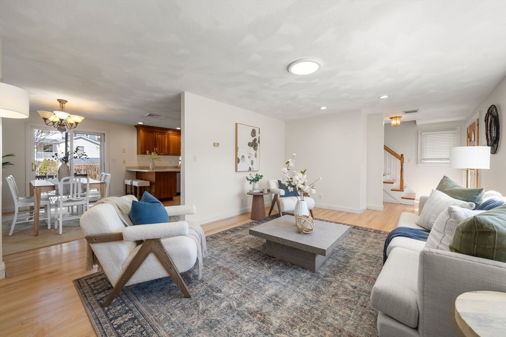 11 Swan St