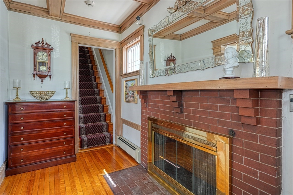 27 Appleton St