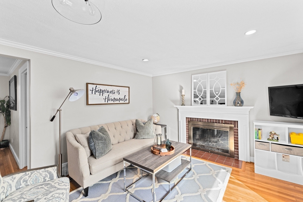 122 Lockland Ave