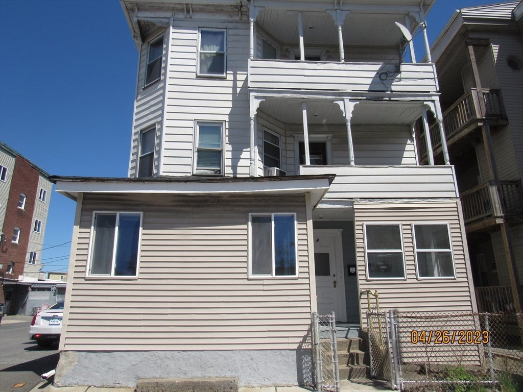 Photo of 4 Plum St, Worcester, MA