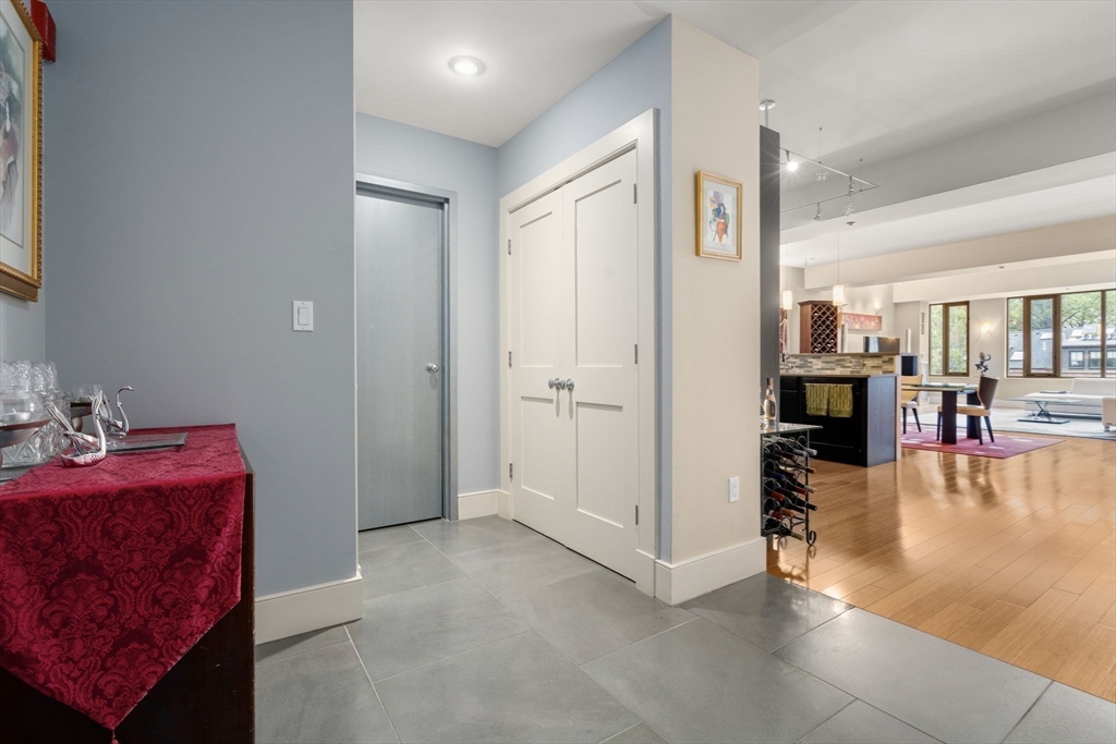 1313 Washington St 330