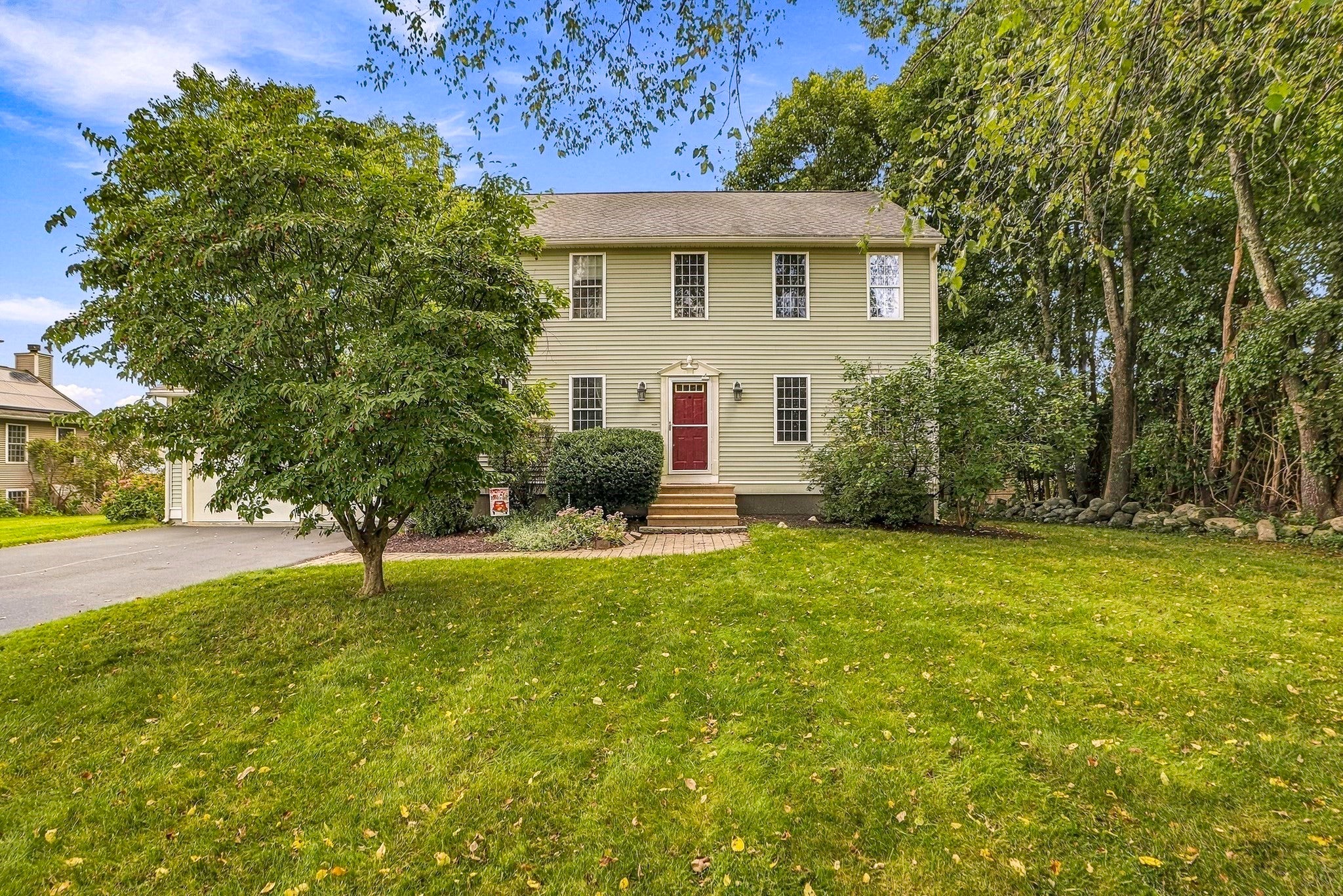21 Lyons Rd