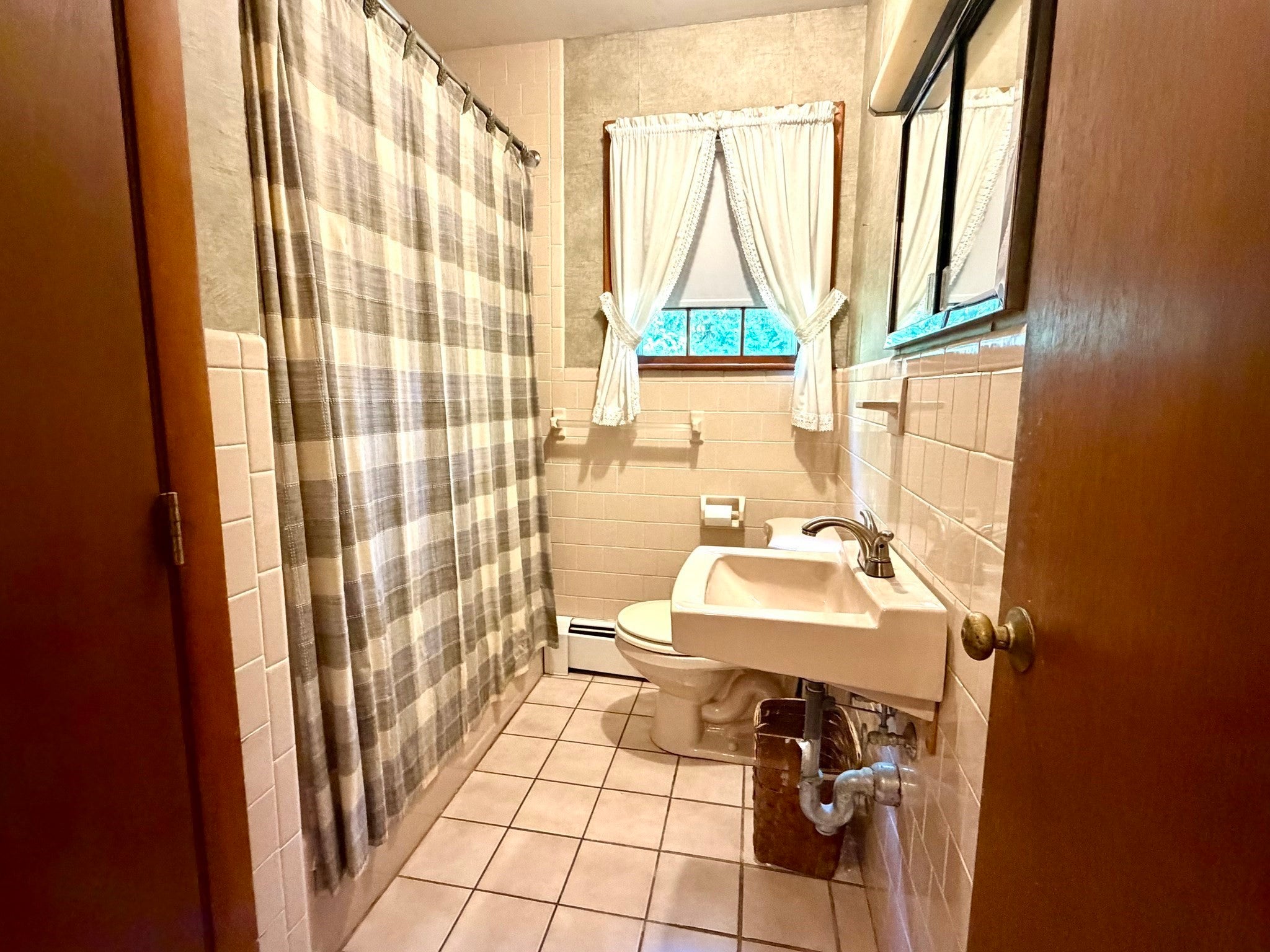 1183 Dutton Street, New Bedford, MA Photo #17
