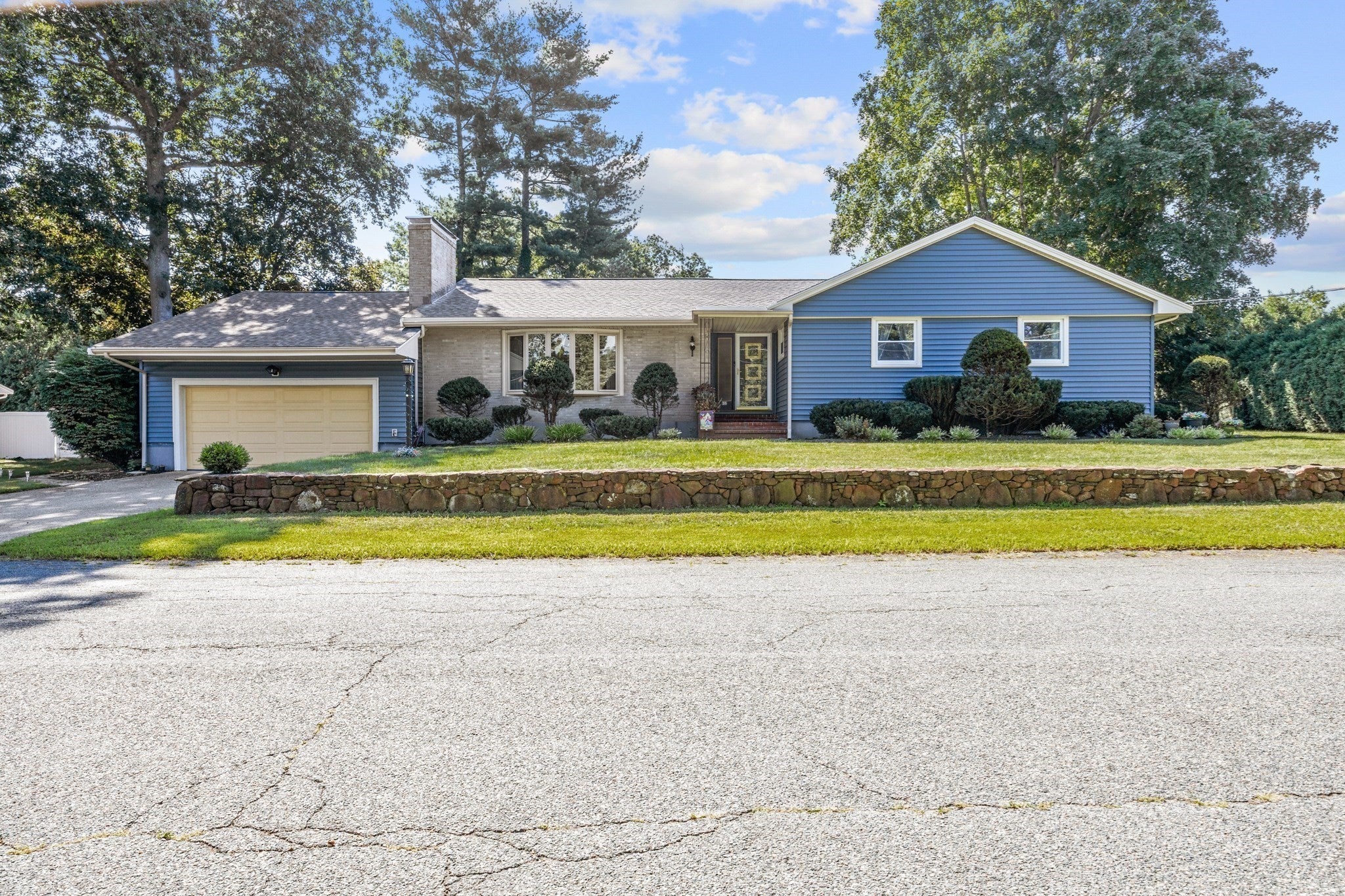 122 Westwood Dr, Whitman, MA, 122 Westwood Dr, Whitman, MA Photo #2