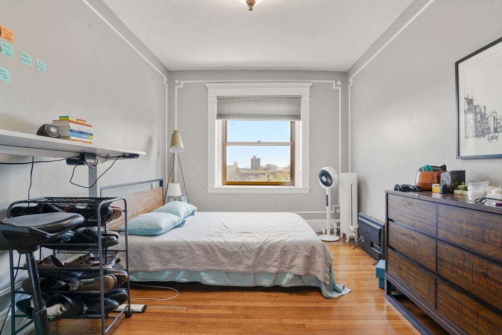 8 Garrison St 706