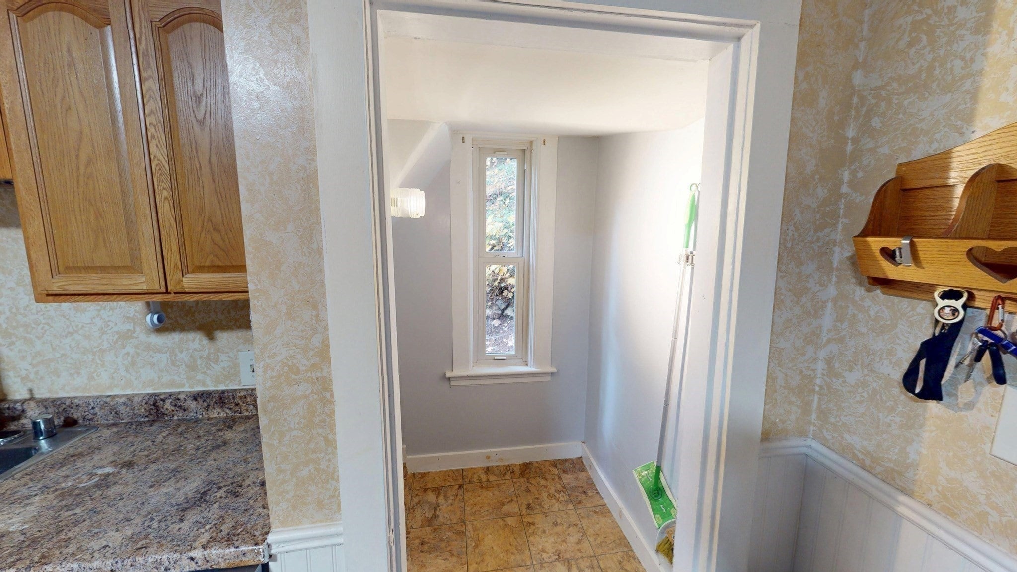 624 Westminster Hill Rd, Fitchburg, MA Photo #10