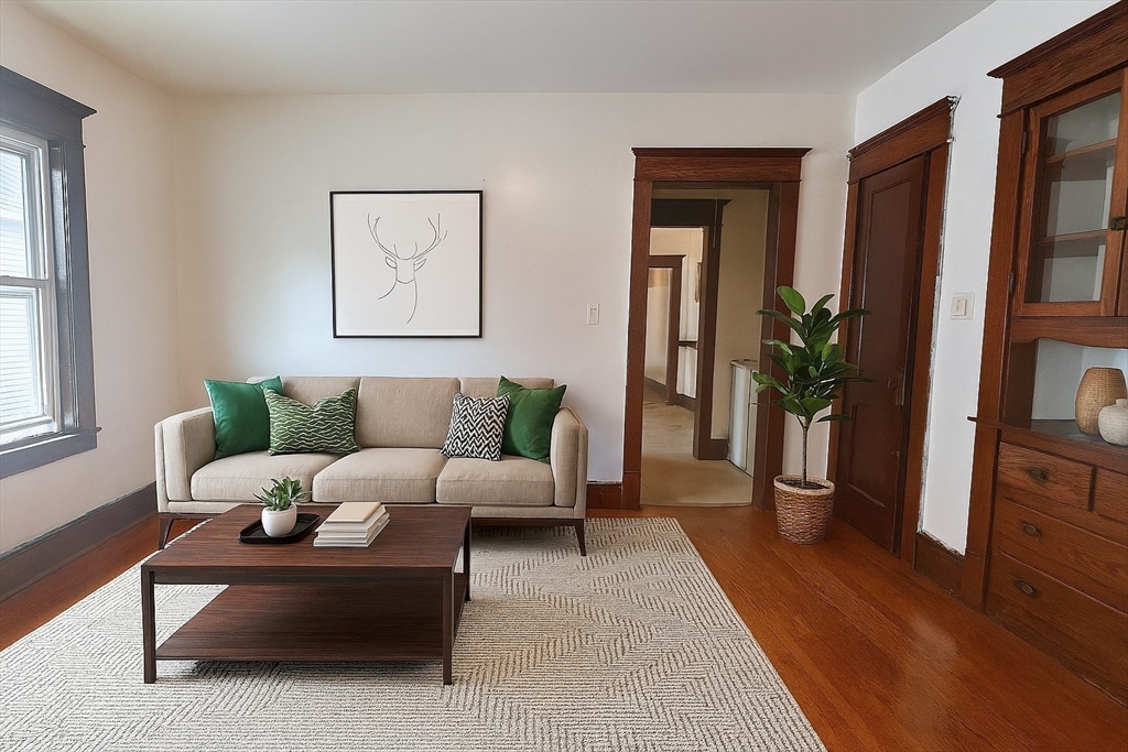 Springfield, Massachusetts 01108, United States, 3 Bedrooms Bedrooms, ,1 BathroomBathrooms,Residential,Active,187256