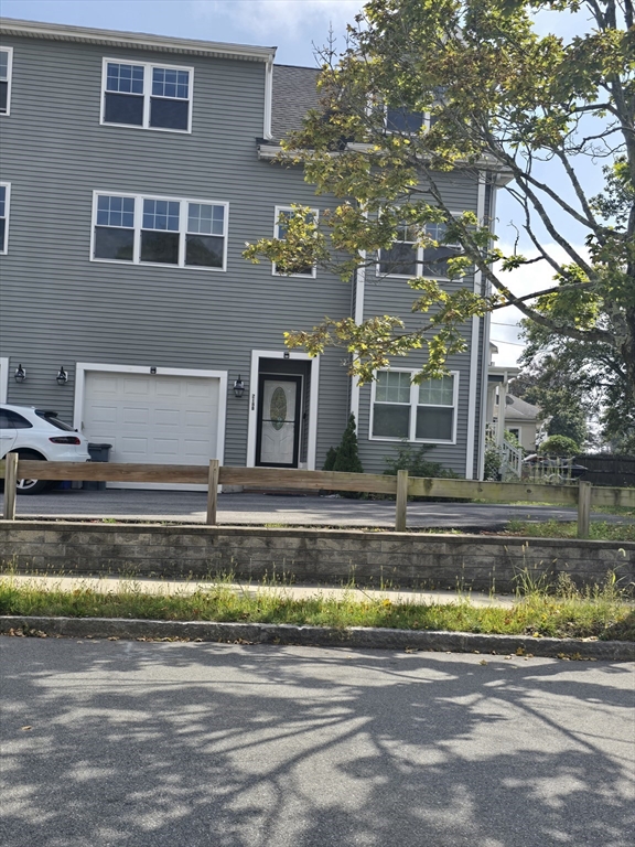 218 Independence Ave B