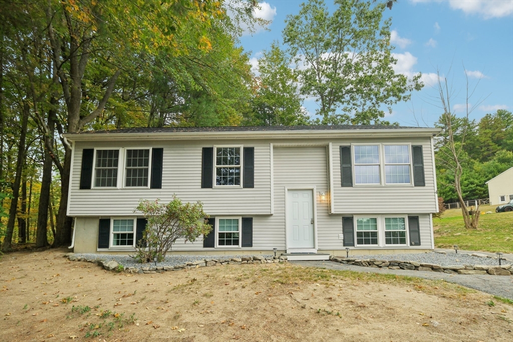 4 Hill Ln