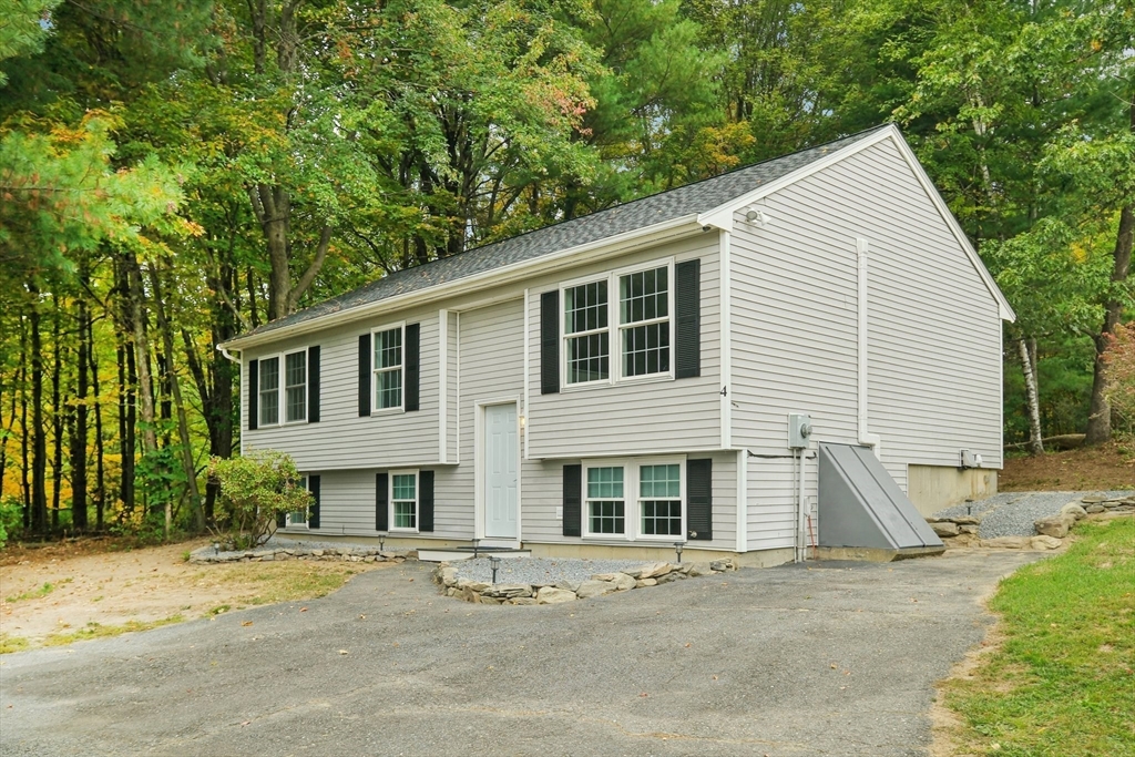 4 Hill Ln