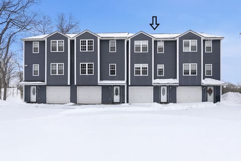 Photo of 37 Mercury Ter #37, Haverhill, MA 01832 (MLS # 73480471)