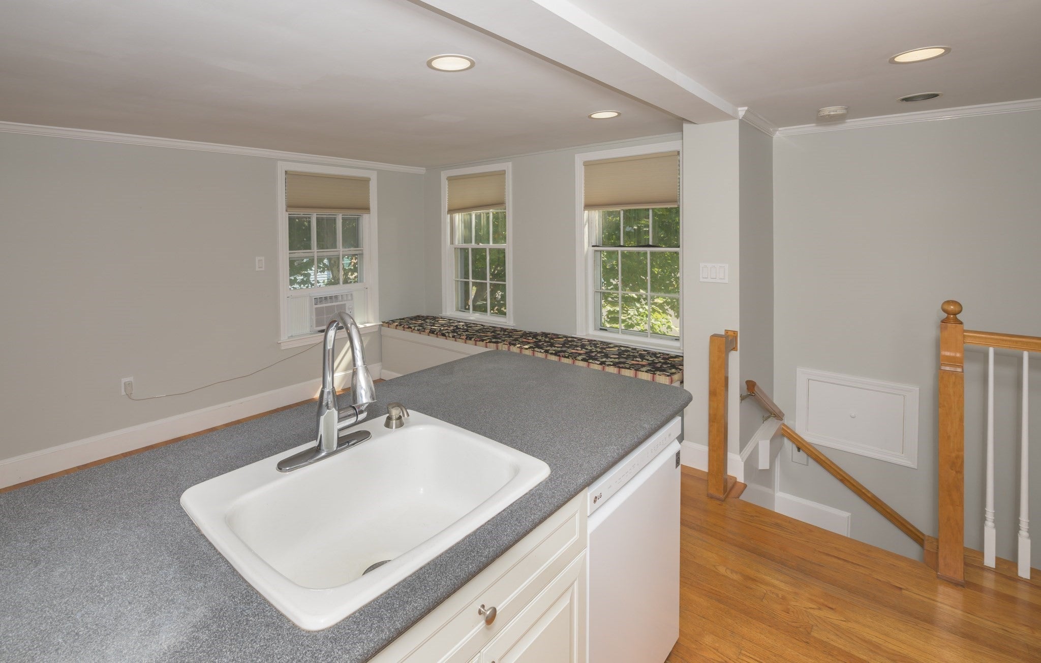 57 Elm ST #St, Marblehead, MA, 57 Elm ST #St, Marblehead, MA Photo #2