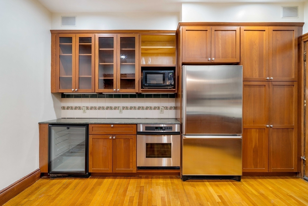 345 Commonwealth Ave. 3