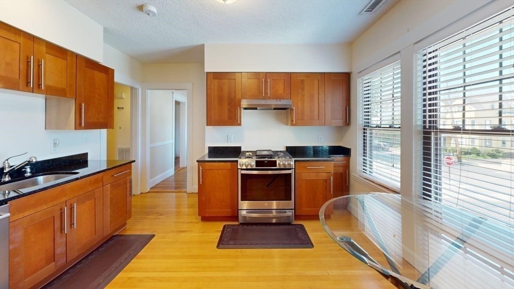10 Washington Ave 3