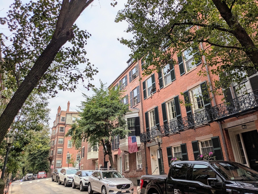 11 West Cedar Street
