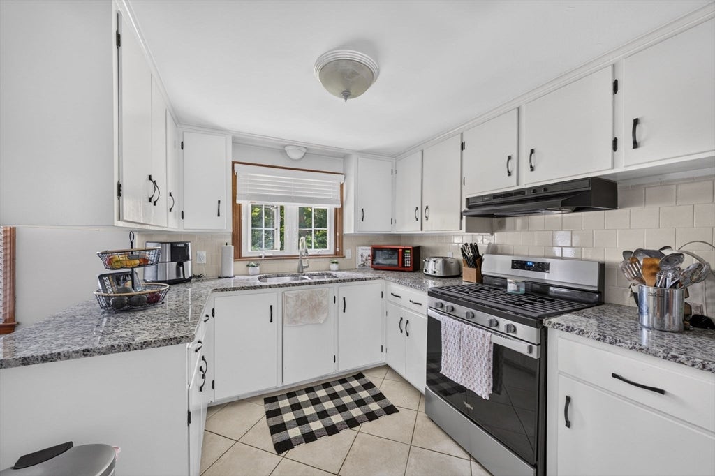 458 Orswell St, Fall River, MA, 458 Orswell St, Fall River, MA Photo #16