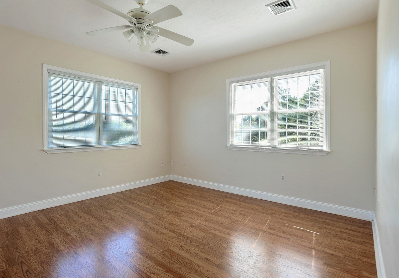 5 Seminole Ave, Weymouth, MA Photo #24