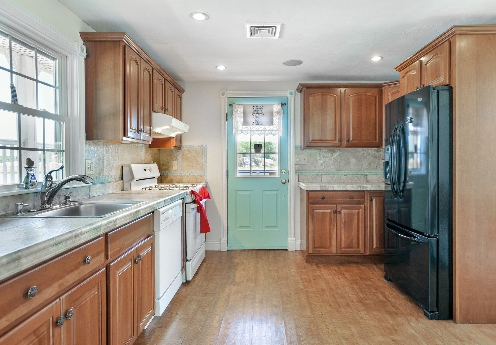 5 Seminole Ave, Weymouth, MA Photo #13