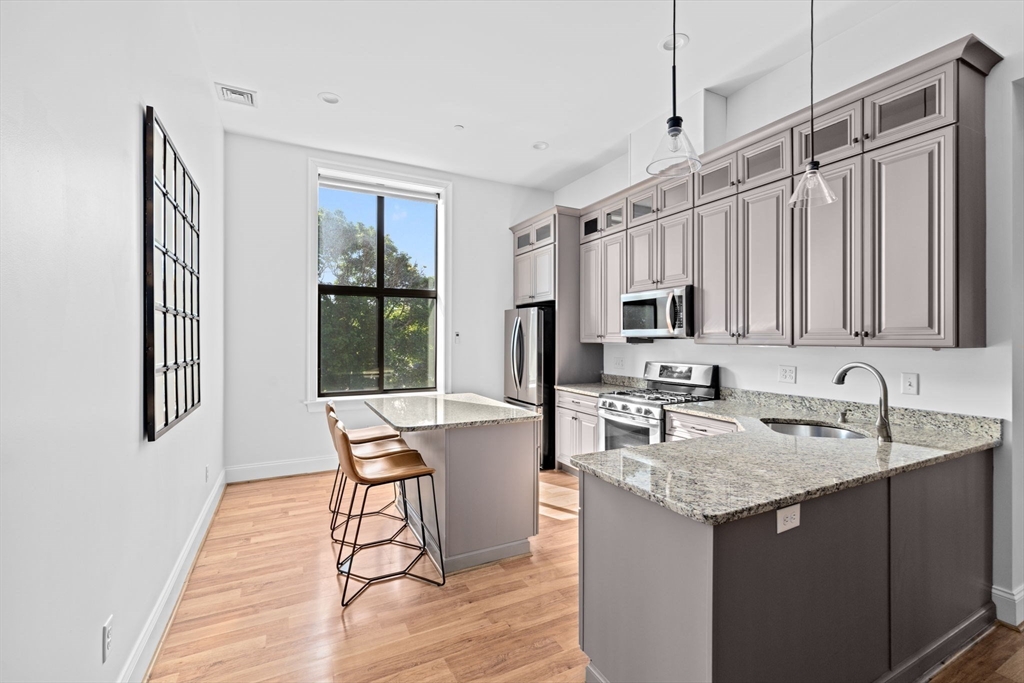 203 Middle St 6