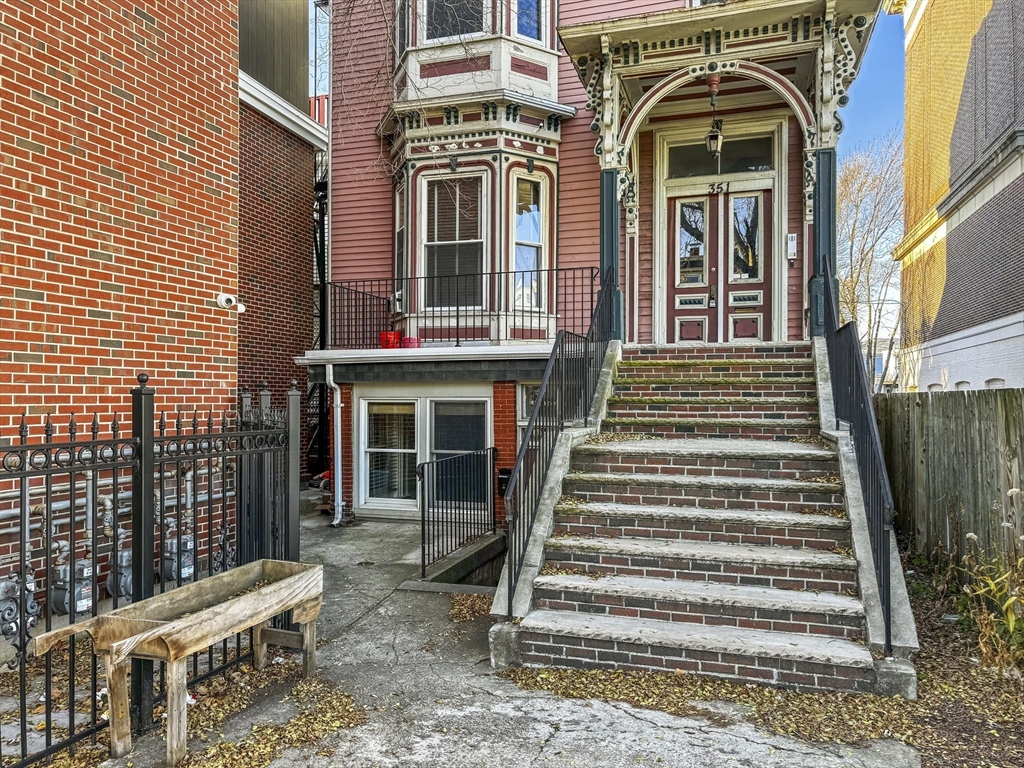351 Dorchester St 3