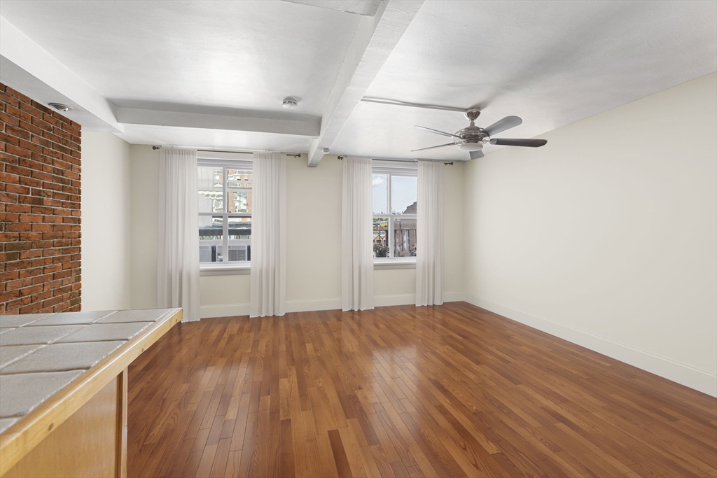 261 Marlborough St 12