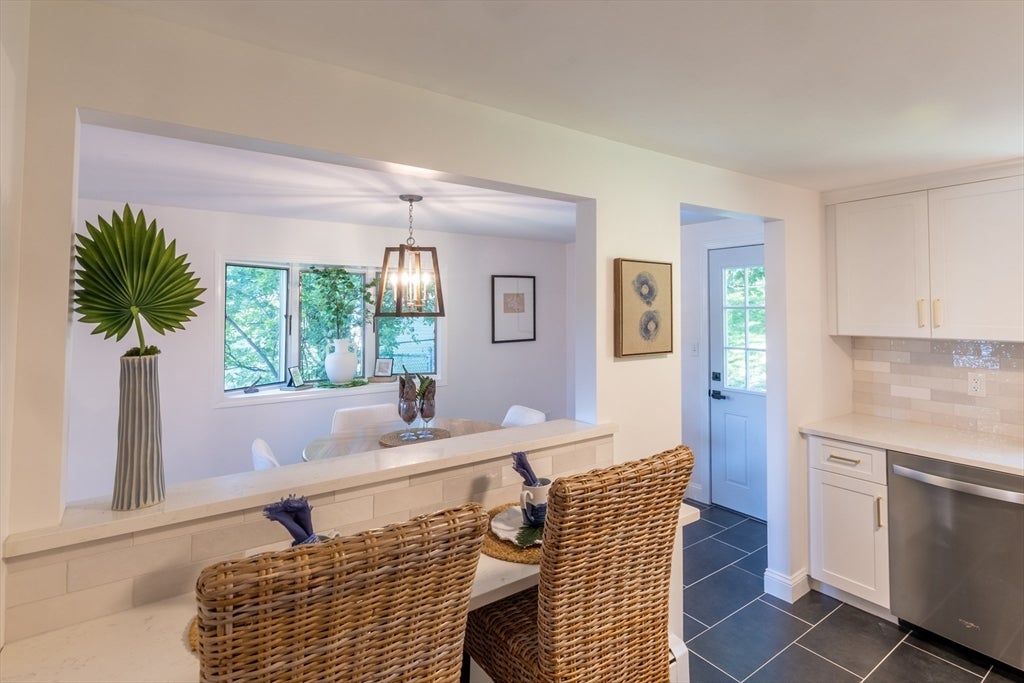 110 Low St, Newburyport, MA Photo #6