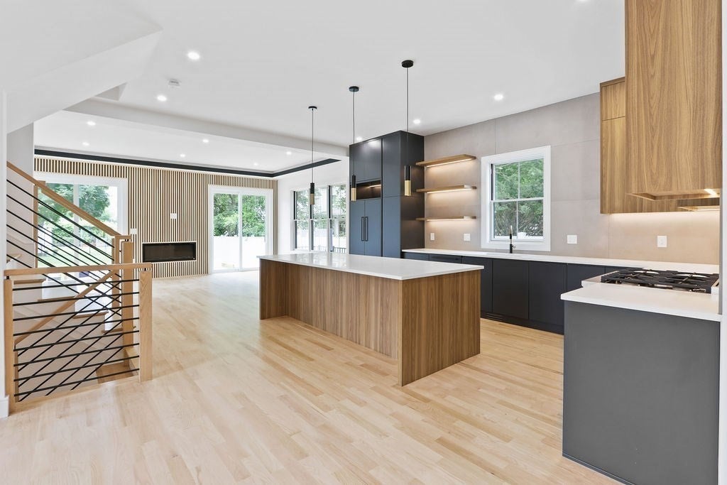 323 Nevada St #2, Newton, MA, 323 Nevada St #2, Newton, MA Photo #1