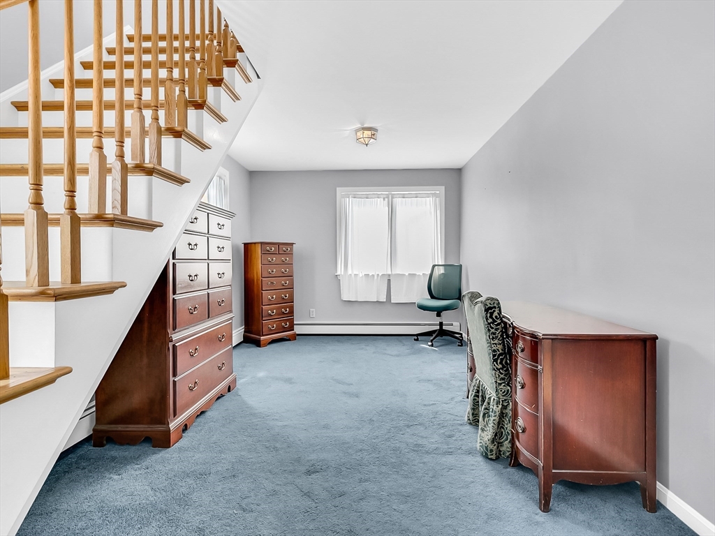 Saugus, Massachusetts 01906, United States, 2 Bedrooms Bedrooms, ,2 BathroomsBathrooms,Residential,Pending,206944