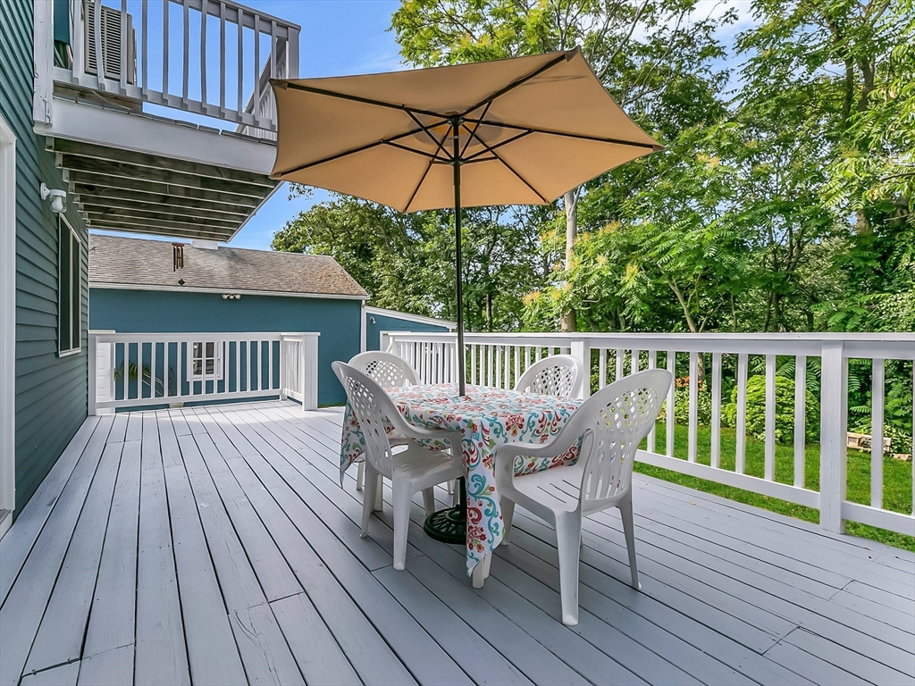 Saugus, Massachusetts 01906, United States, 2 Bedrooms Bedrooms, ,2 BathroomsBathrooms,Residential,Pending,206944