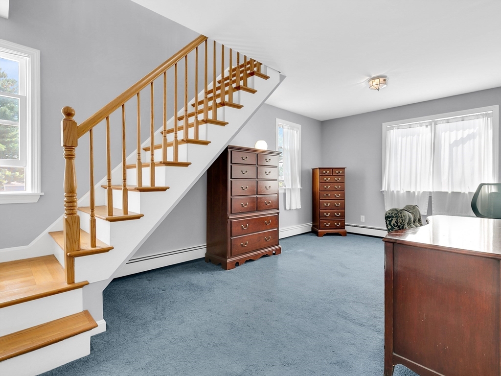 Saugus, Massachusetts 01906, United States, 2 Bedrooms Bedrooms, ,2 BathroomsBathrooms,Residential,Pending,206944