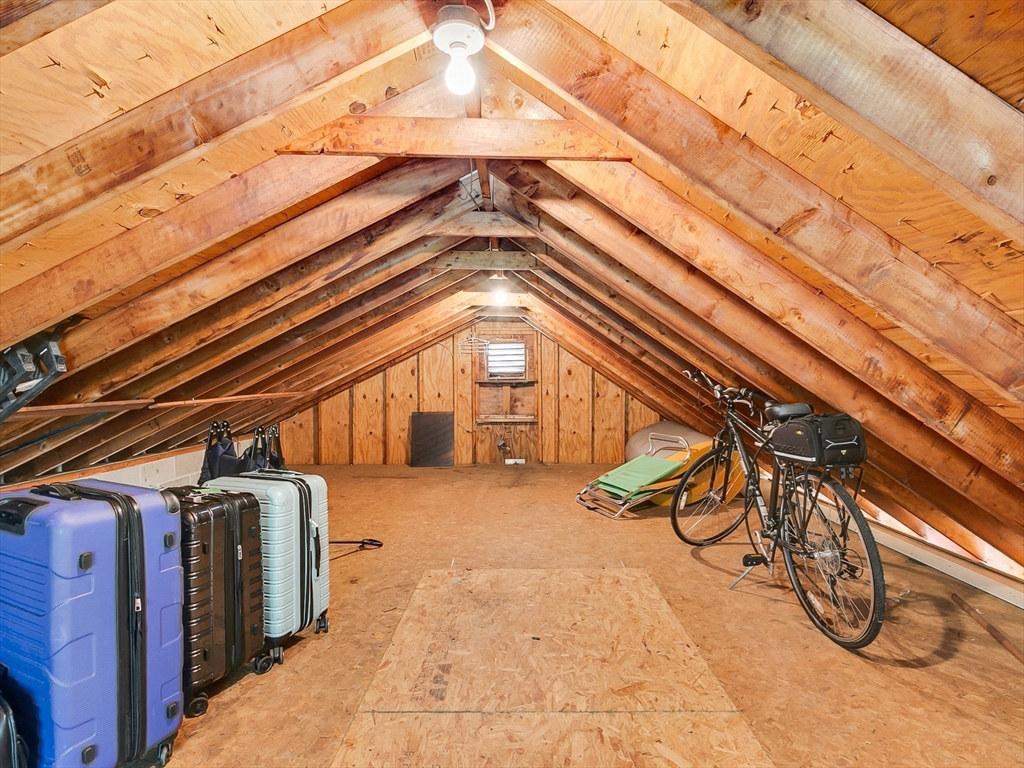 Saugus, Massachusetts 01906, United States, 2 Bedrooms Bedrooms, ,2 BathroomsBathrooms,Residential,Pending,206944