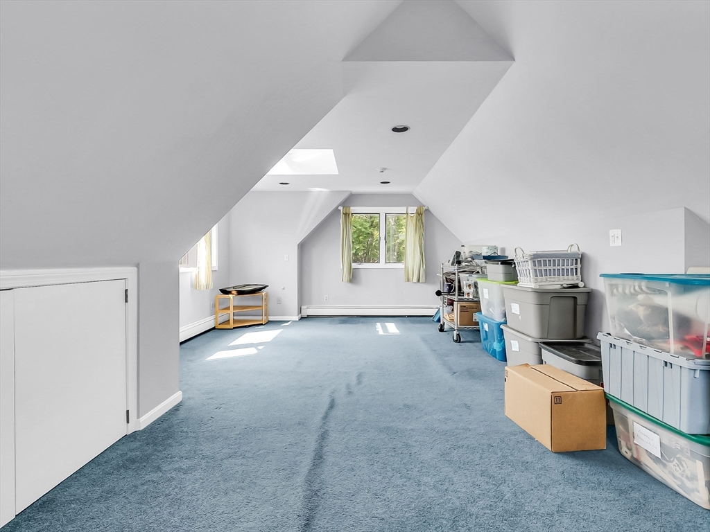 Saugus, Massachusetts 01906, United States, 2 Bedrooms Bedrooms, ,2 BathroomsBathrooms,Residential,Pending,206944