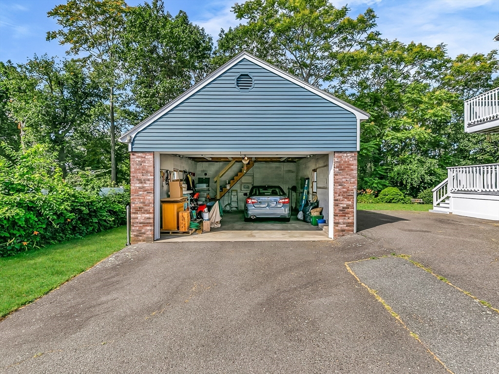 Saugus, Massachusetts 01906, United States, 2 Bedrooms Bedrooms, ,2 BathroomsBathrooms,Residential,Pending,206944