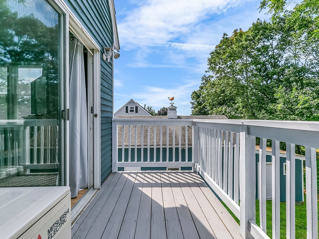 Saugus, Massachusetts 01906, United States, 2 Bedrooms Bedrooms, ,2 BathroomsBathrooms,Residential,Pending,206944