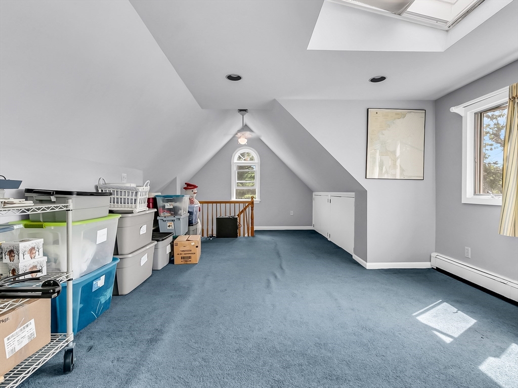 Saugus, Massachusetts 01906, United States, 2 Bedrooms Bedrooms, ,2 BathroomsBathrooms,Residential,Pending,206944