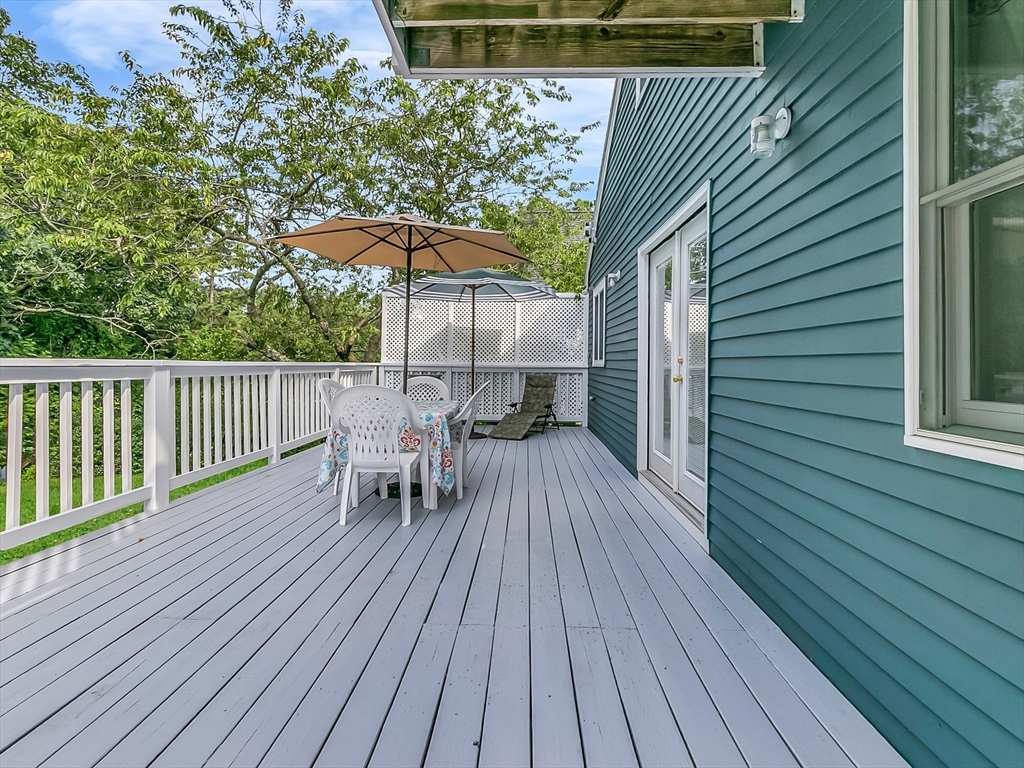 Saugus, Massachusetts 01906, United States, 2 Bedrooms Bedrooms, ,2 BathroomsBathrooms,Residential,Pending,206944