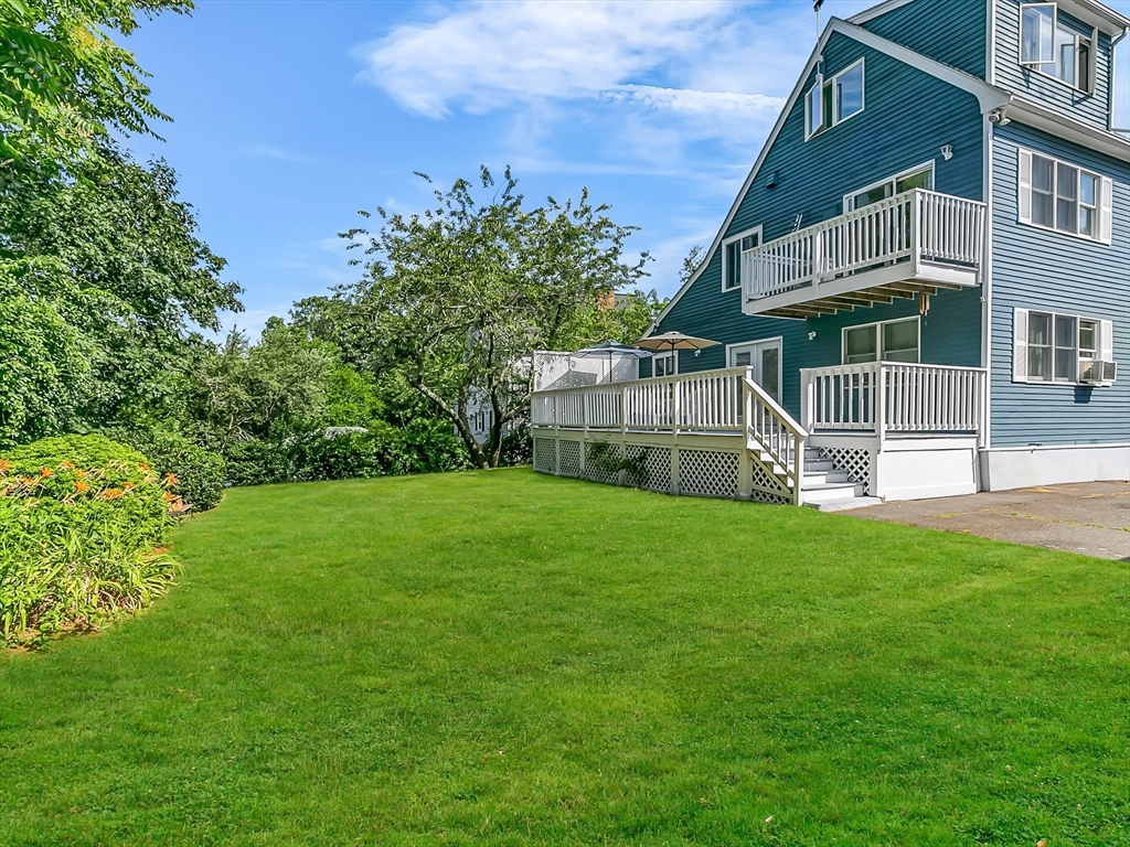 Saugus, Massachusetts 01906, United States, 2 Bedrooms Bedrooms, ,2 BathroomsBathrooms,Residential,Pending,206944