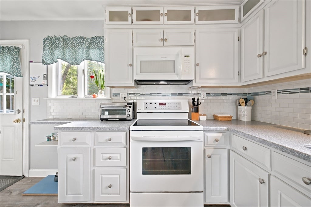 30 Crocker Rd, Falmouth, MA, 30 Crocker Rd, Falmouth, MA Photo #9