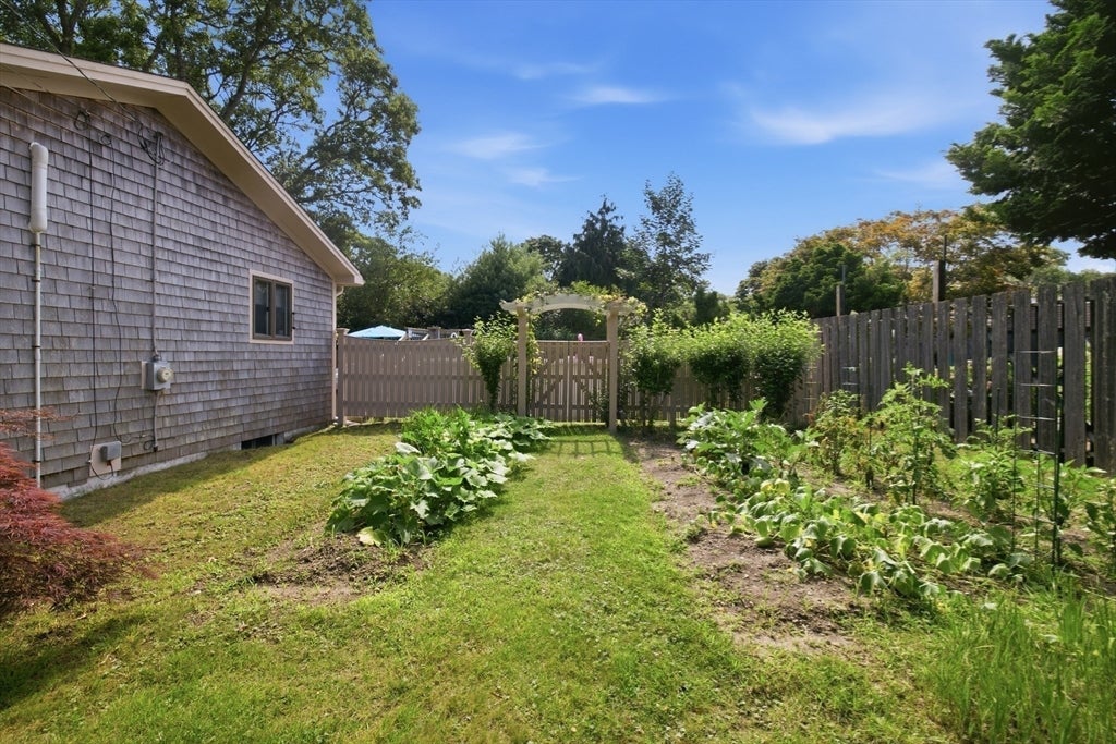 30 Crocker Rd, Falmouth, MA, 30 Crocker Rd, Falmouth, MA Photo #3