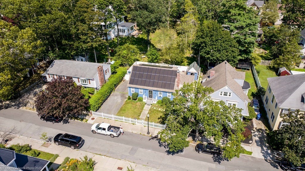 Photo 3 of 30 of 72 Borden St. house