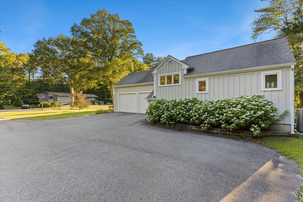 100 Wamsutta Rd