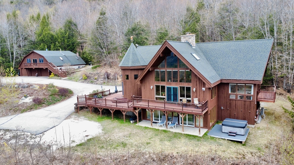 20 Crest Ln